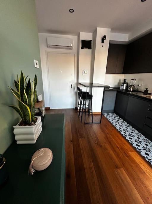 Sea&Cruise Apartment Бари Экстерьер фото
