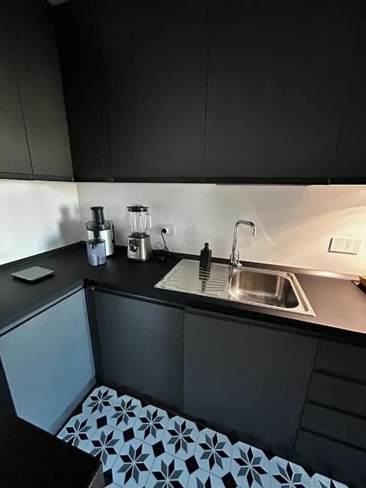 Sea&Cruise Apartment Бари Экстерьер фото